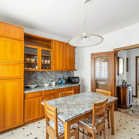 Cozy Near Venice With Balcony! Campalto