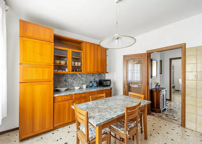 Cozy Near Venice With Balcony! Campalto