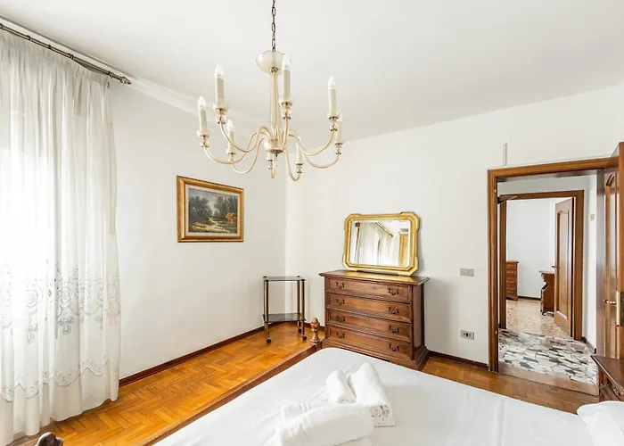 Apartmán Cozy Near Venice With Balcony!