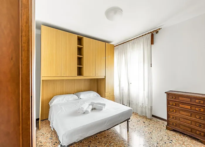 Cozy Near Venice With Balcony! Campalto